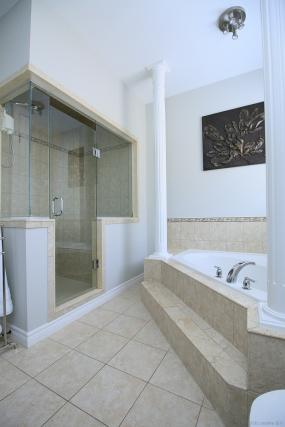 Property listing for 3 Pickard Ave., Ancaster, ON