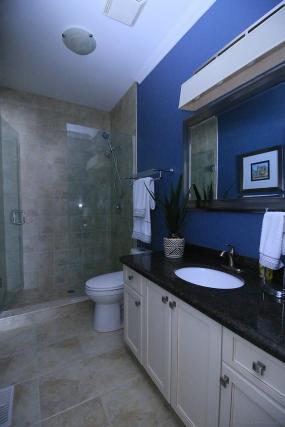 Property listing for 32 Toulon Ave., Ancaster, ON
