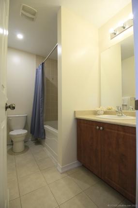 Property listing for #4-7 Sirente Dr., Hamilton, ON