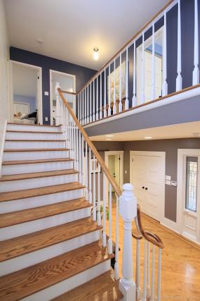 Property listing for 510 Scenic Dr., Hamilton, ON