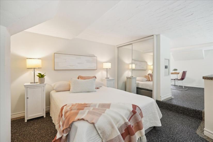 Property listing for #313-50 Main St., Dundas, ON