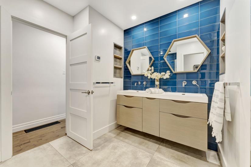 Property listing for 672 Hiawatha Blvd., Ancaster, ON