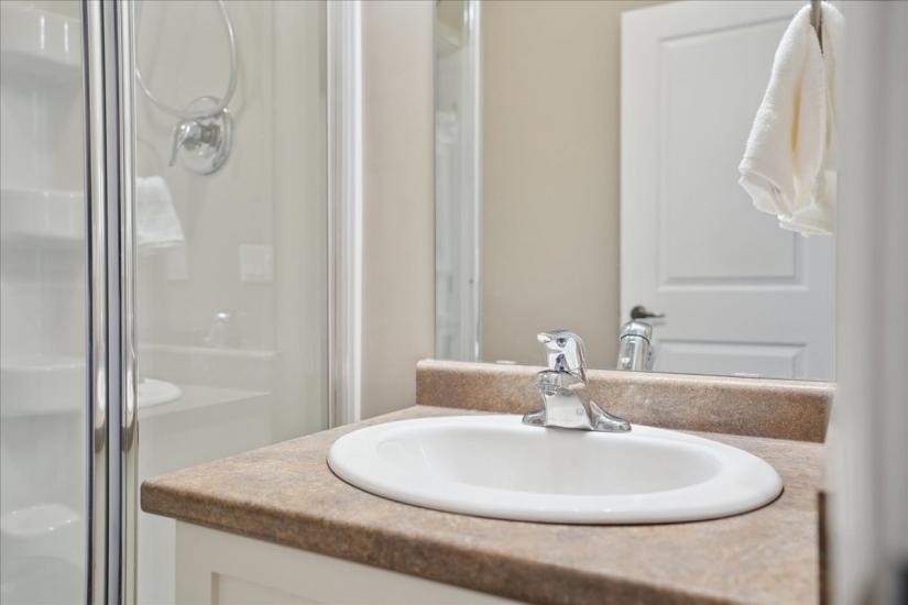 Property listing for 62 Gaddye Lane, Binbrook, ON