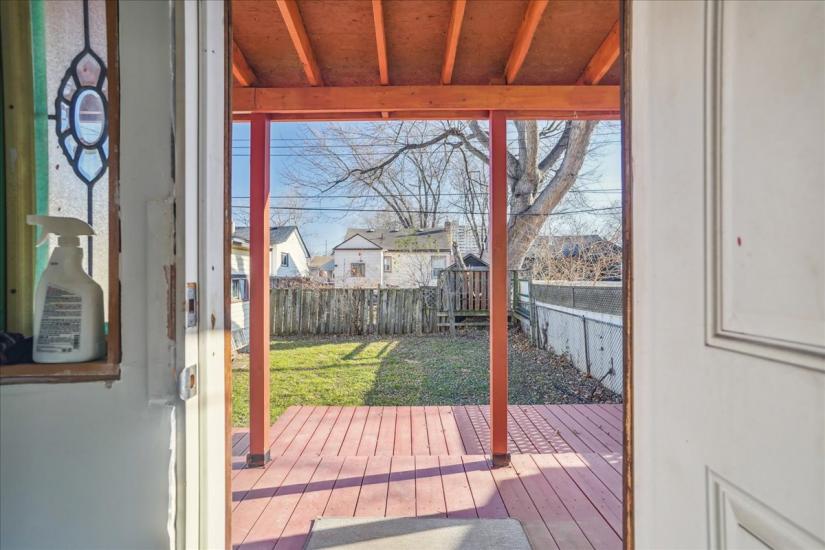 Property listing for 276 Ivon Ave., Hamilton, ON
