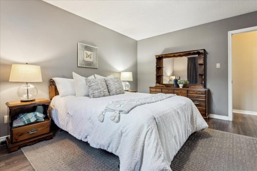 Property listing for 110 Glenashton Dr., Stoney Creek, ON