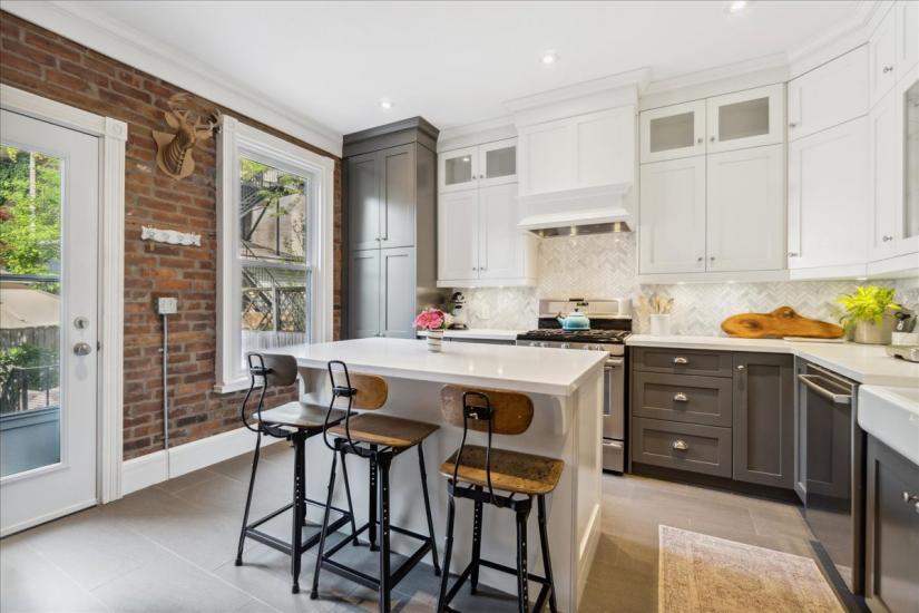 Property listing for 179 Hess St. S., Hamilton, ON