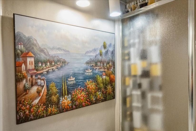 Property listing for 133 Longwood Rd. N., Hamilton, ON