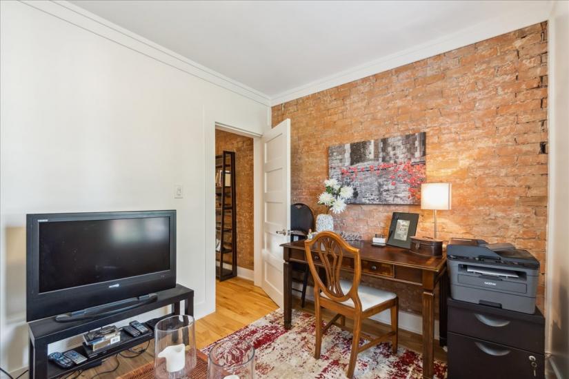 Property listing for 310 Locke St. S., Hamilton, ON