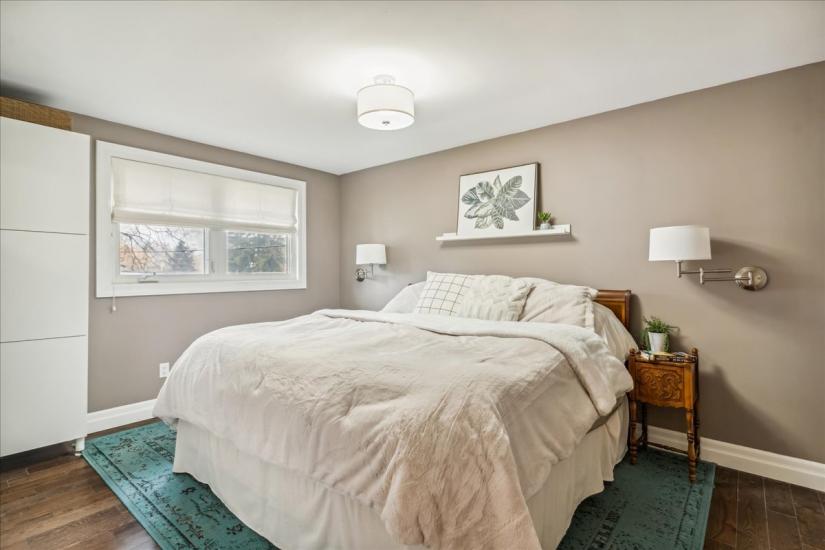 Property listing for 9 Holbrook Rd., Hamilton, ON