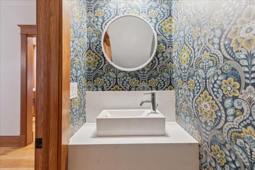 Property listing for 42 Chatham St., Hamilton, ON