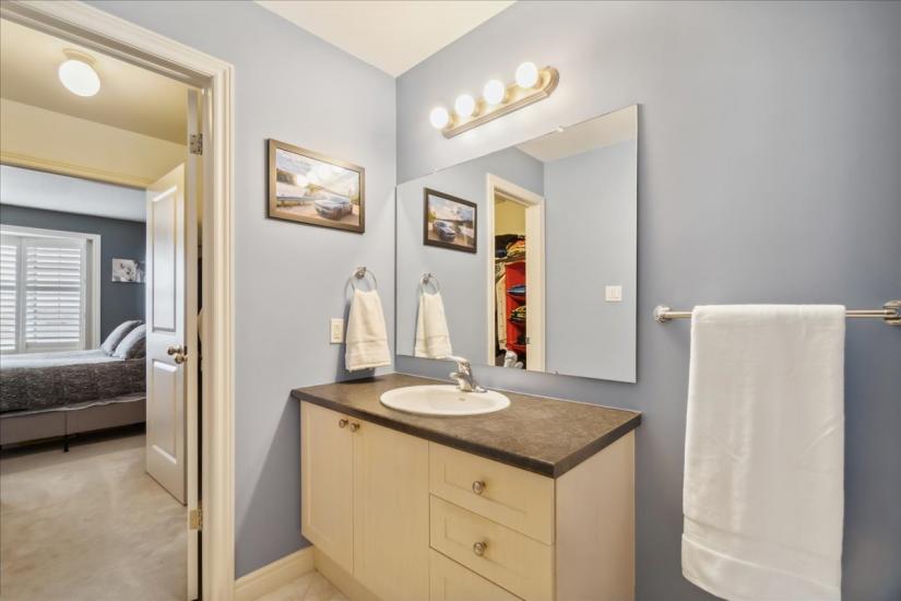 Property listing for #3-437 Highway 8, Stoney Creek, ON