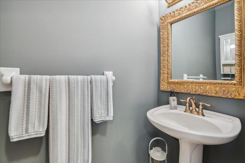 Property listing for #101-100 Beddoe Dr., Hamilton, ON