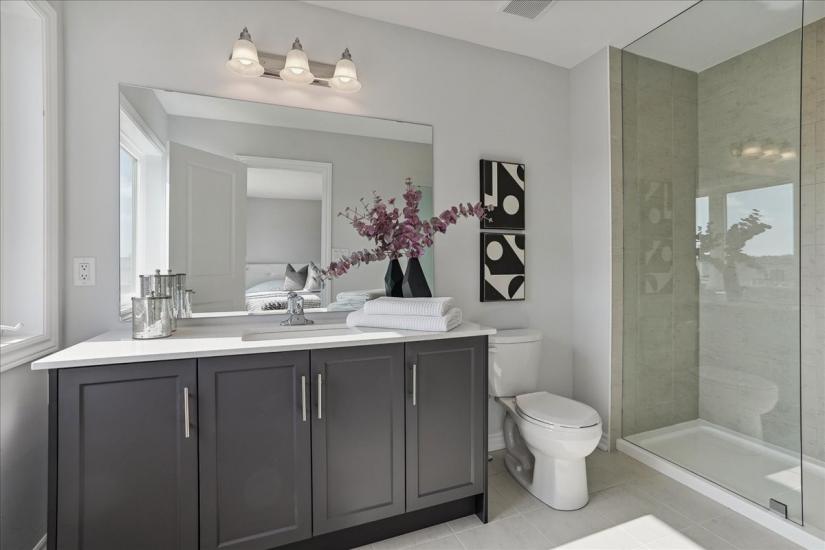 Property listing for 21 Cadwell Lane, Hamilton, ON