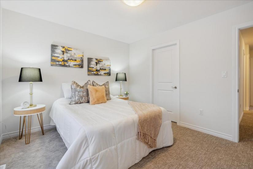 Property listing for 46 Capstone Lane, Hamilton, ON