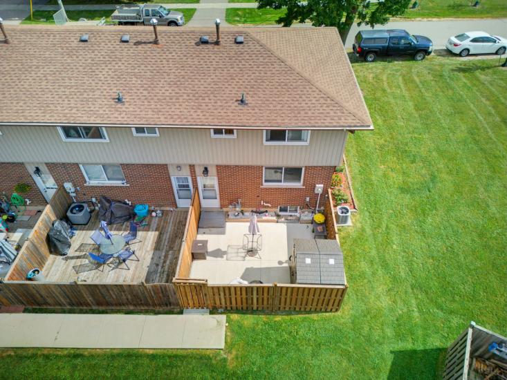 Property listing for 15 Seneca St. S., Cayuga, ON
