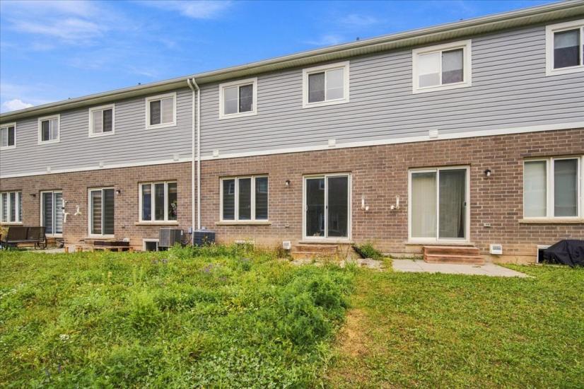 Property listing for 125 Sunflower Pl., Welland, ON