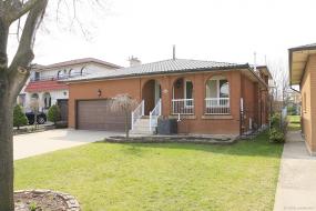 Property listing for 56 Albion Falls Blvd., Hamilton, ON