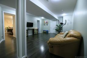 Property listing for 489 Cochrane Rd., Hamilton, ON