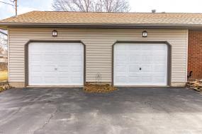 Property listing for 9 Barbara St., Smithville, Ontario