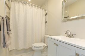 Property listing for 10 Kopperfield Lane, Glancaster, ON