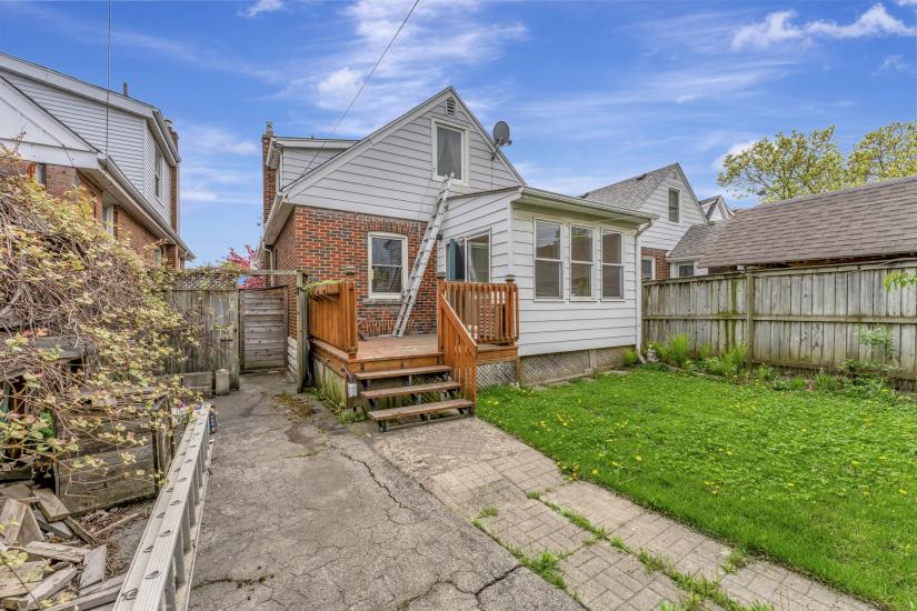 Property listing for 4 Park Row S., Hamilton, ON