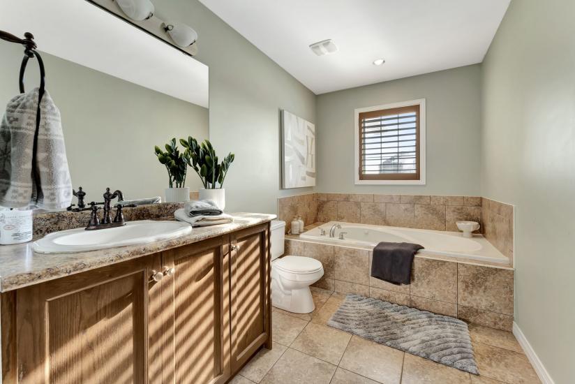 Property listing for 7 Bocelli Cres., Hannon, ON