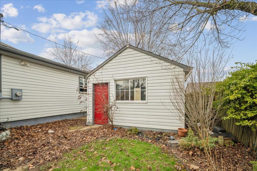 Property listing for 5 Herbert Crt., Stoney Creek, ON