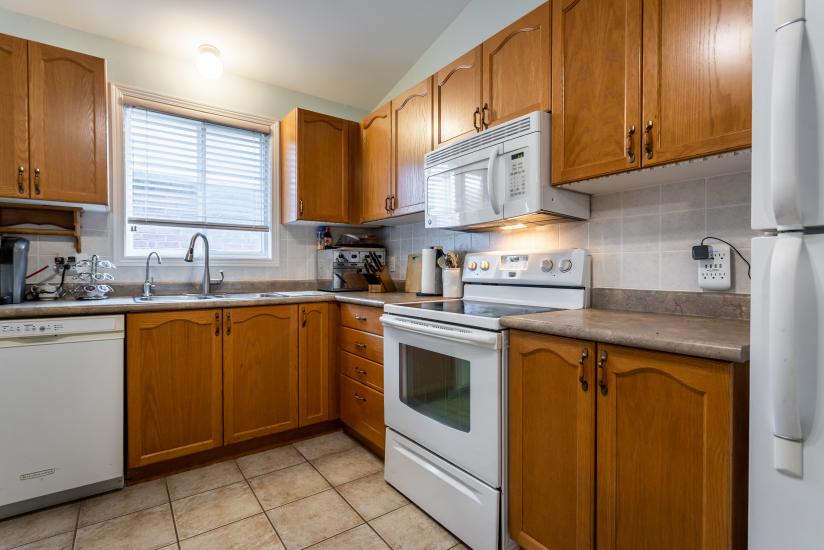 Property listing for 500 Jones Rd., Stoney Creek, ON