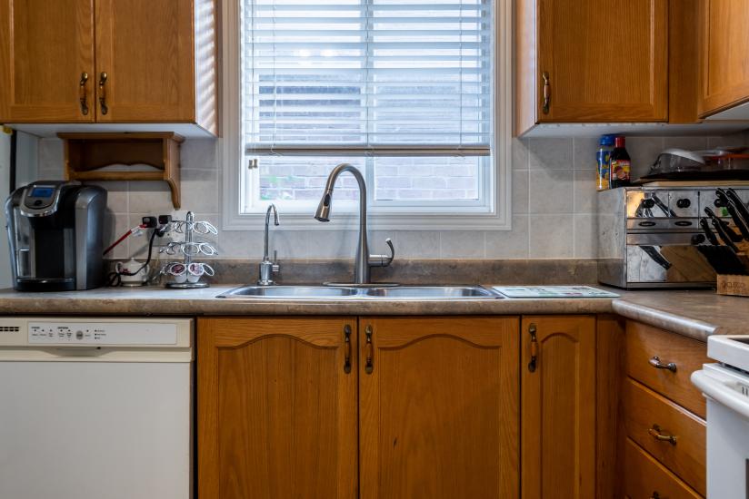 Property listing for 500 Jones Rd., Stoney Creek, ON