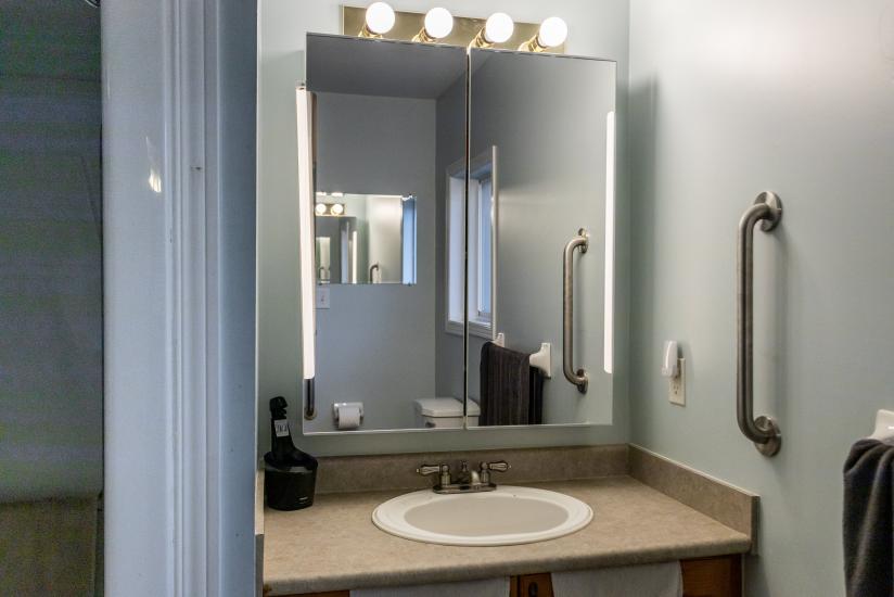 Property listing for 500 Jones Rd., Stoney Creek, ON