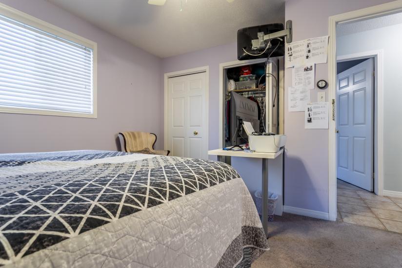 Property listing for 500 Jones Rd., Stoney Creek, ON