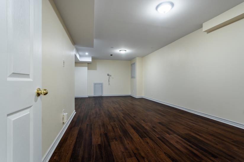 Property listing for 500 Jones Rd., Stoney Creek, ON