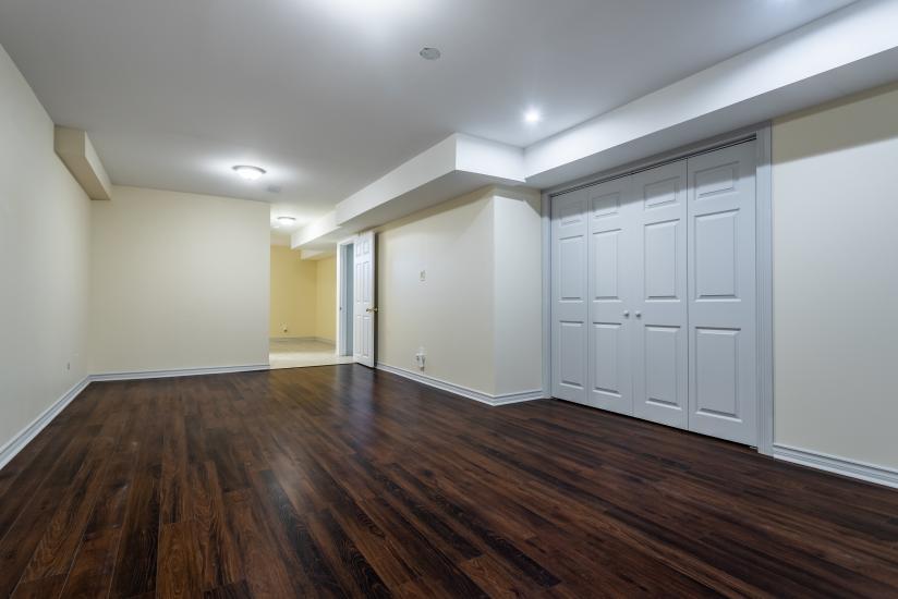 Property listing for 500 Jones Rd., Stoney Creek, ON