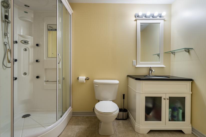 Property listing for 500 Jones Rd., Stoney Creek, ON