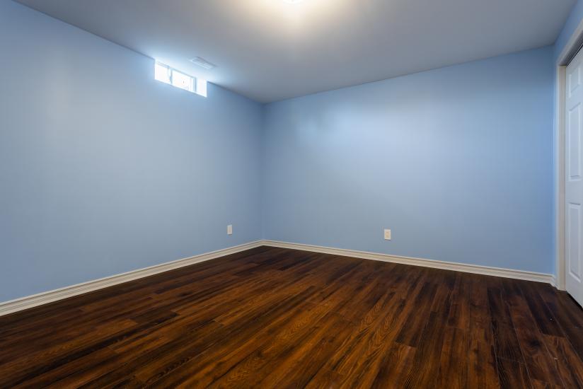 Property listing for 500 Jones Rd., Stoney Creek, ON