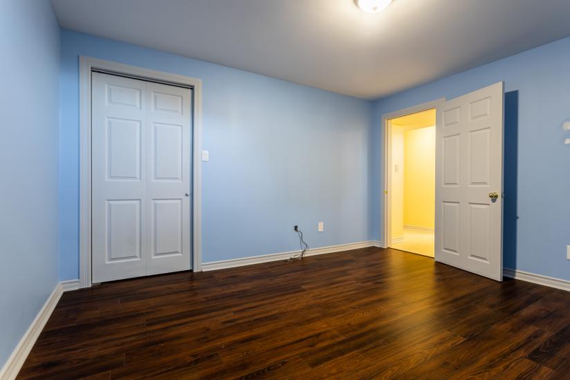 Property listing for 500 Jones Rd., Stoney Creek, ON