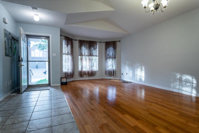Property listing for 500 Jones Rd., Stoney Creek, ON