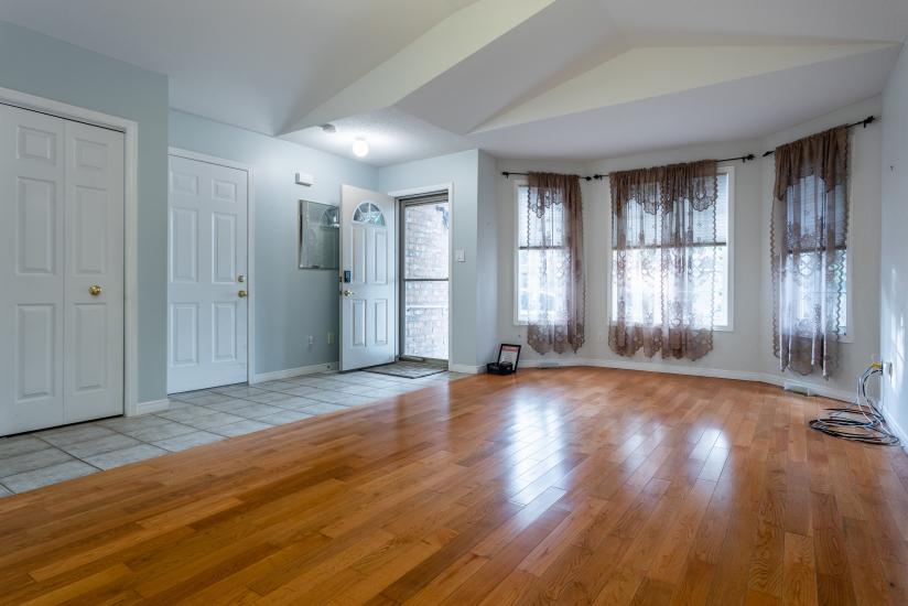 Property listing for 500 Jones Rd., Stoney Creek, ON