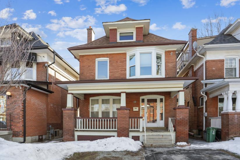 Property listing for 115 Balsam Ave S, Hamilton, ON