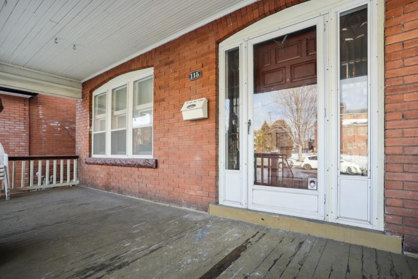 Property listing for 115 Balsam Ave S, Hamilton, ON