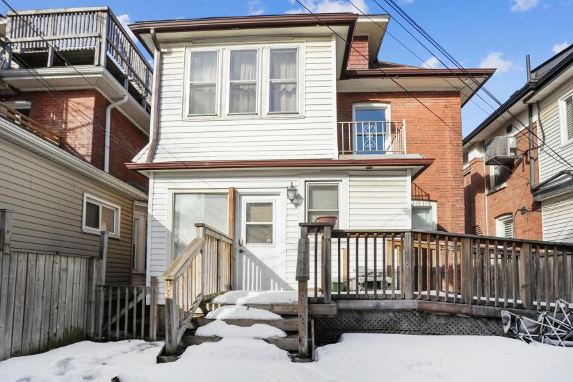Property listing for 115 Balsam Ave S, Hamilton, ON