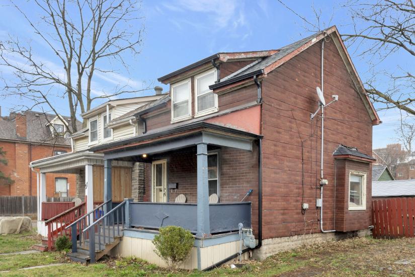 Property listing for 29 New St., Hamilton, ON