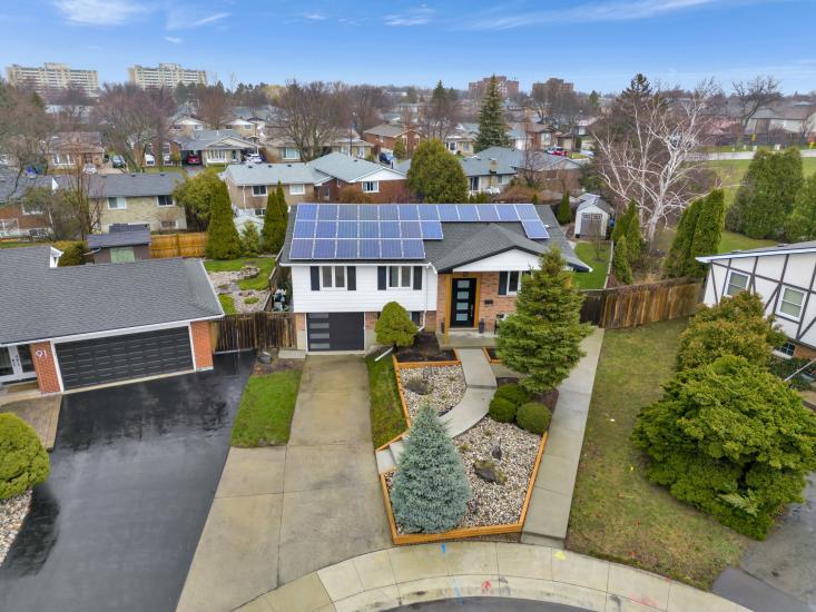 Property listing for 95 Heatherdale Place, Hamilton, ON