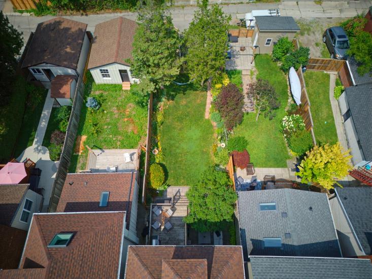 Property listing for 394 Charlton Ave. W., Hamilton, ON