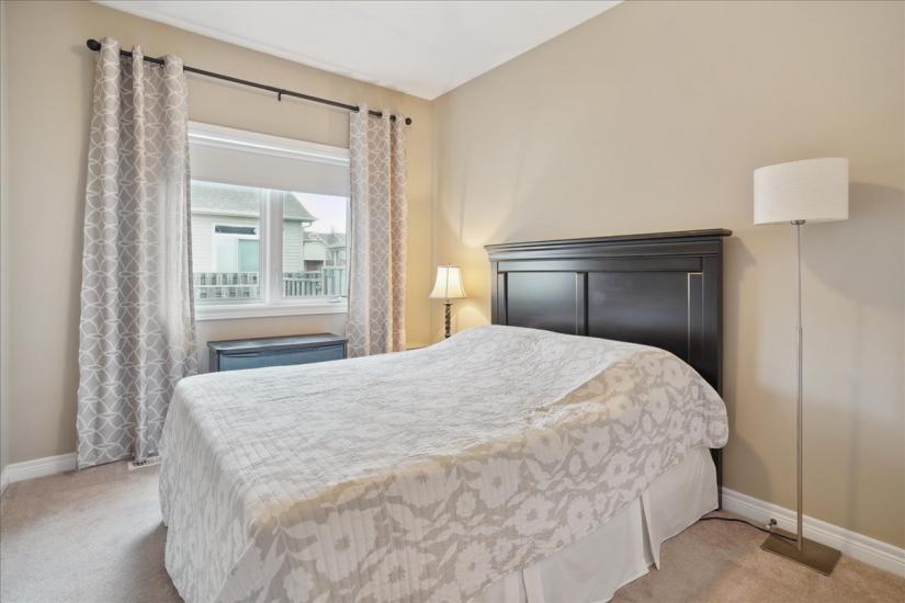 Property listing for 62 Gaddye Lane, Binbrook, ON