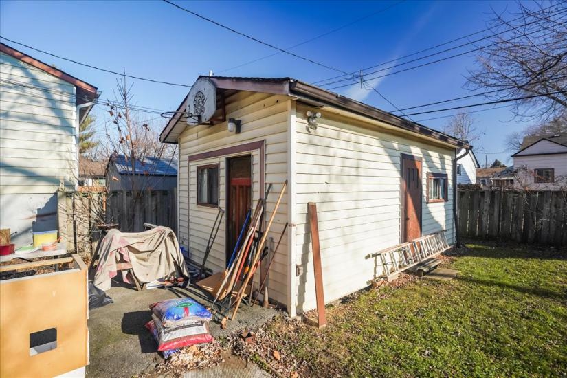 Property listing for 276 Ivon Ave., Hamilton, ON