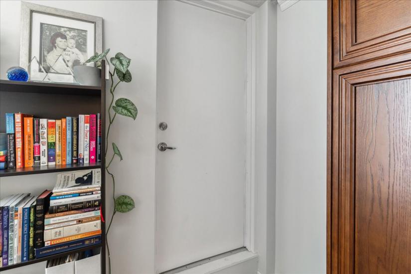 Property listing for #305-222 Jackson St. W., Hamilton, ON