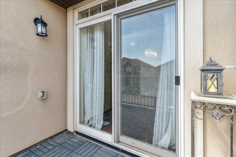 Property listing for 209 Westbank Trail, Hamilton, ON