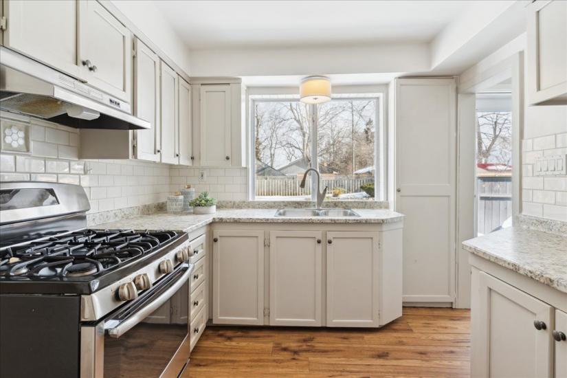 Property listing for 23 Lorne Ave., Hamilton, ON