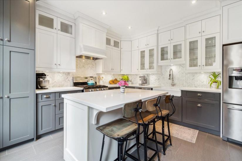 Property listing for 179 Hess St. S., Hamilton, ON